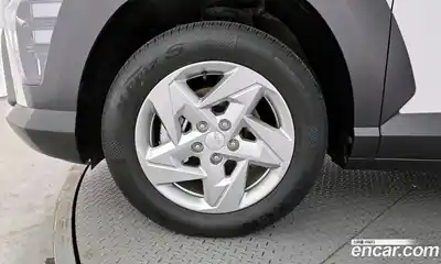 Hyundai Kona 2023 1.6 автомат (гидро), миниатюра 5