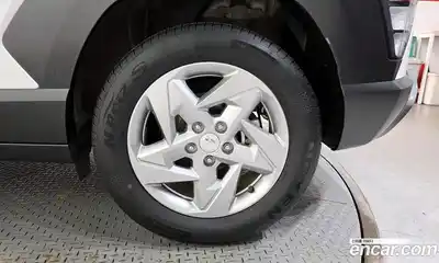 Hyundai Kona 2023 1.6 автомат (гидро), миниатюра 7