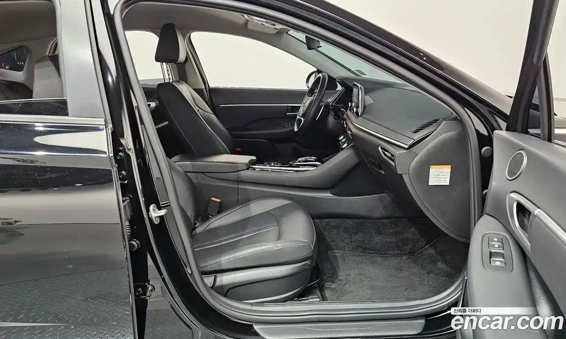 Hyundai Sonata 2023 2.0 автомат (гидро), фото 16