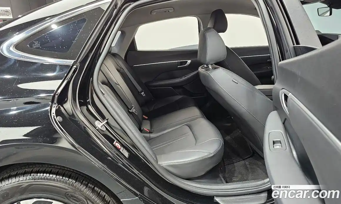 Hyundai Sonata 2023 2.0 автомат (гидро), фото 17