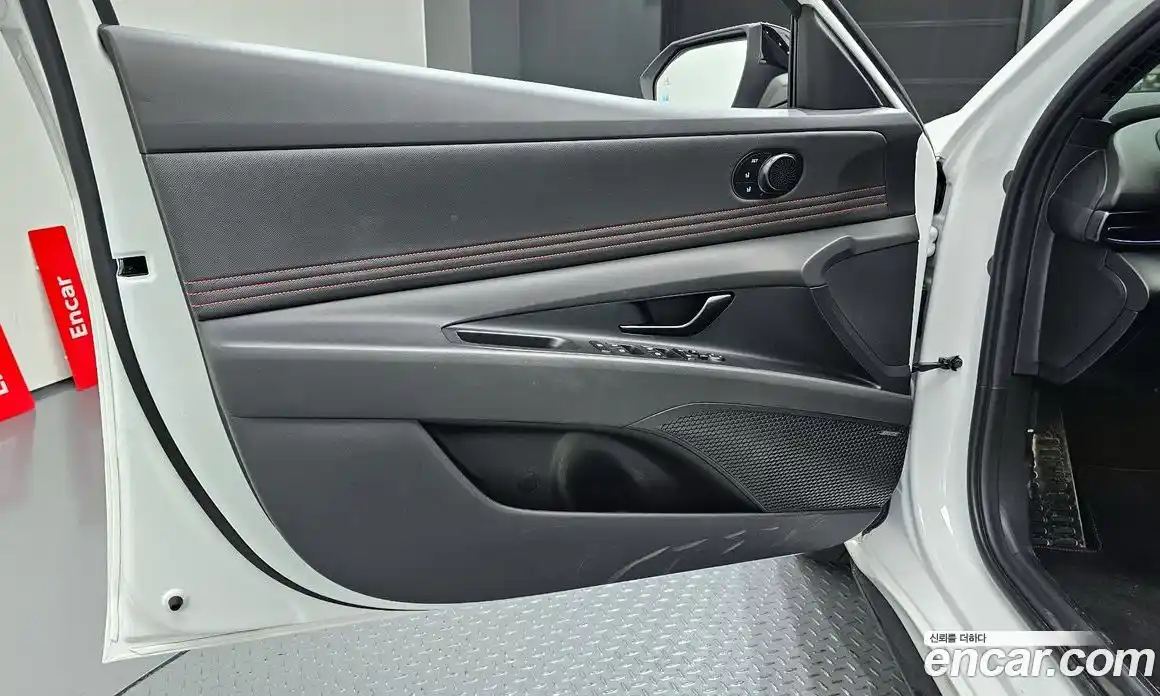 Hyundai Avante 2024 1.6 автомат (гидро), фото 14