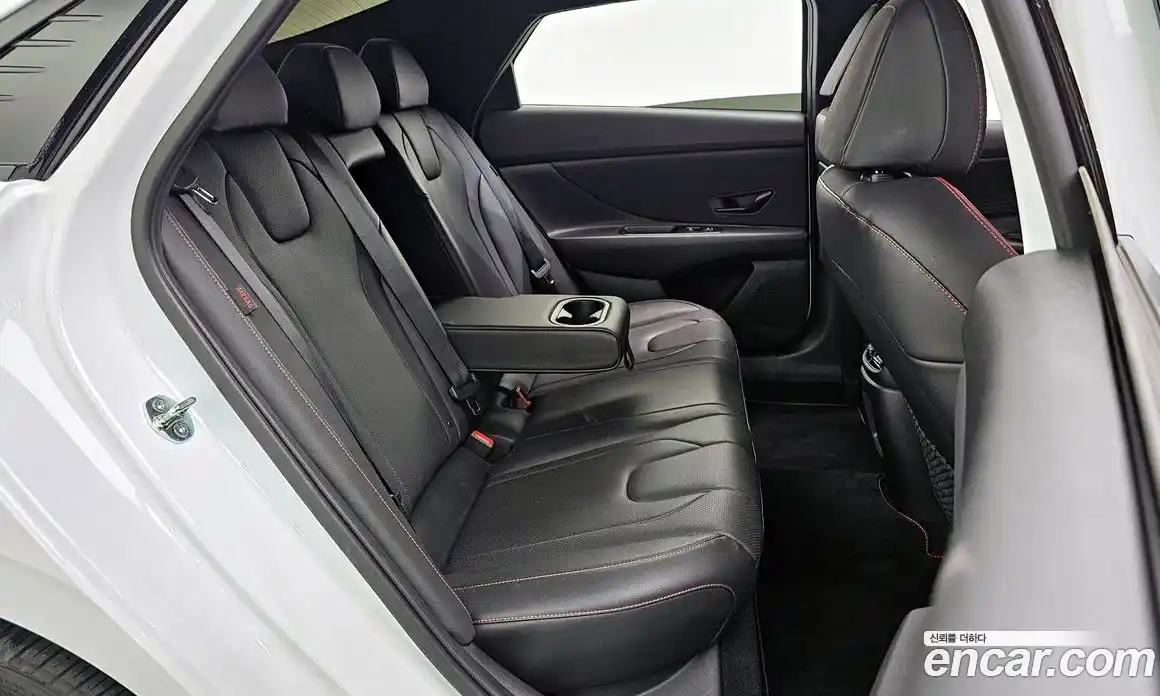 Hyundai Avante 2024 1.6 автомат (гидро), фото 17