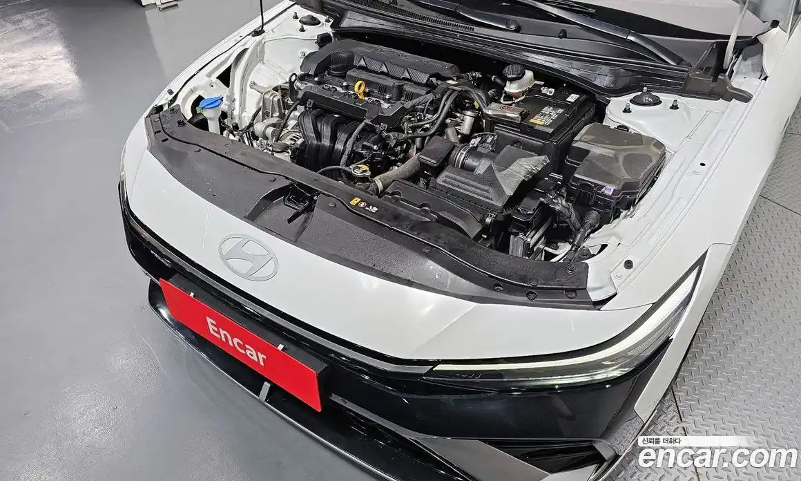 Hyundai Avante 2024 1.6 автомат (гидро), фото 6