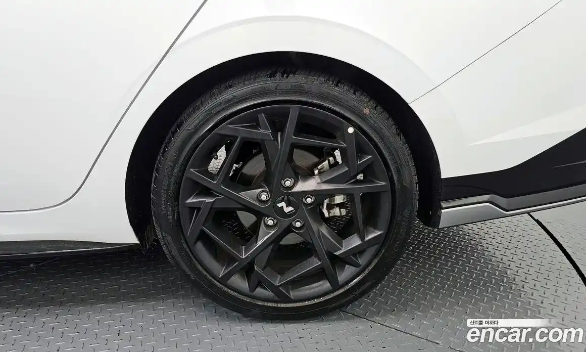 Hyundai Avante 2024 1.6 автомат (гидро), фото 7