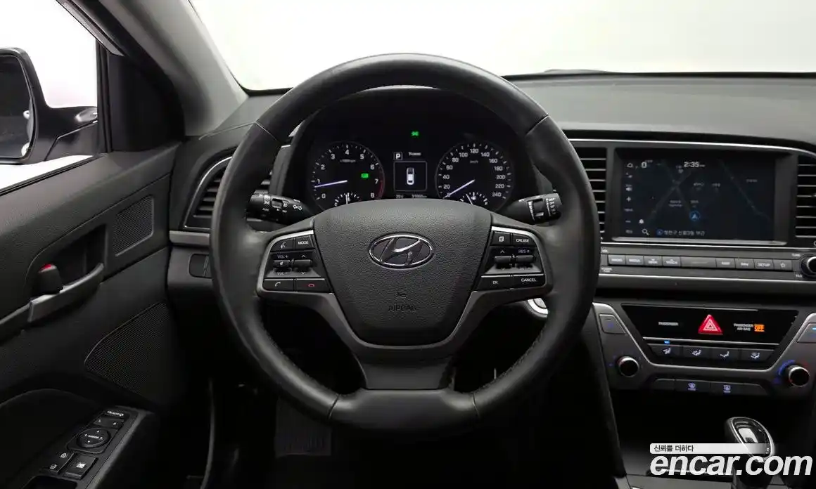 Hyundai Avante 2018 1.6 автомат (гидро), фото 13