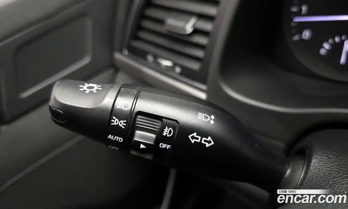 Hyundai Avante 2018 1.6 автомат (гидро), фото 16