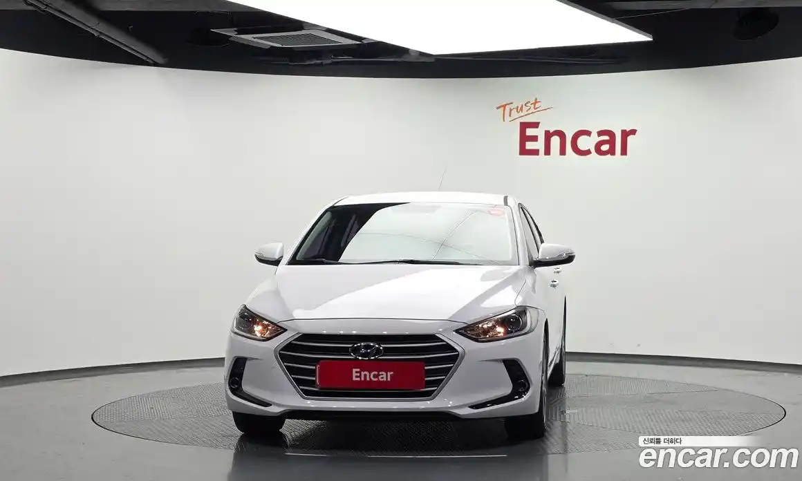 Hyundai Avante 2018 1.6 автомат (гидро), фото 3