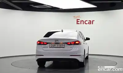 Hyundai Avante 2018 1.6 автомат (гидро), миниатюра 4