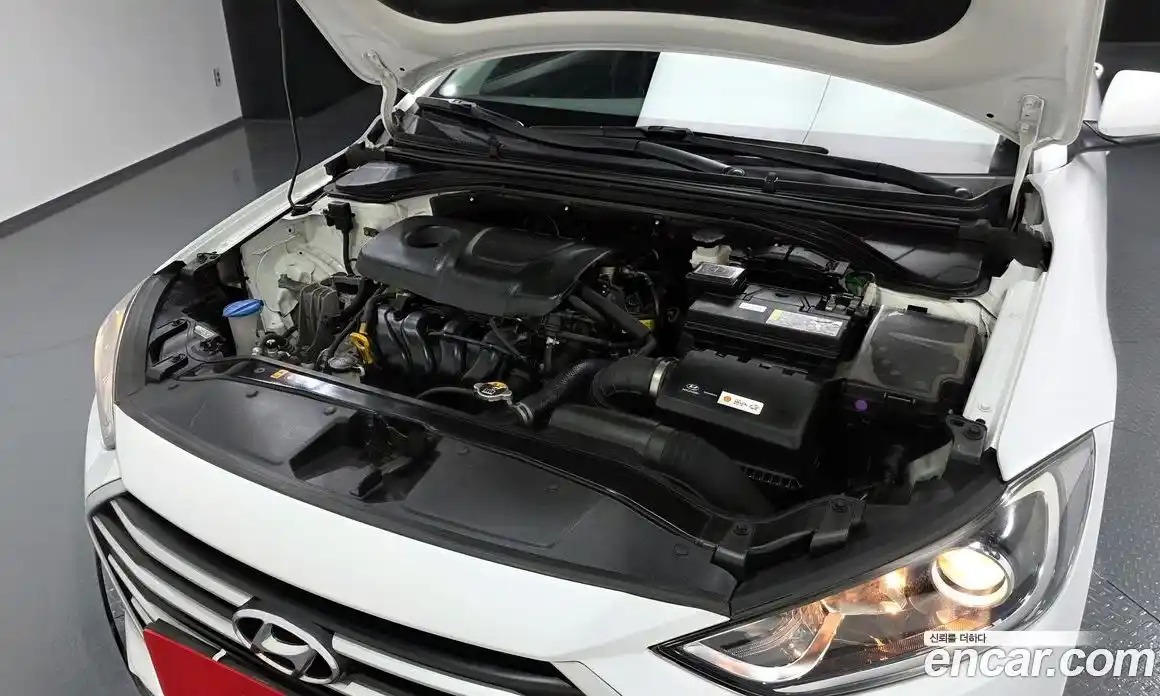 Hyundai Avante 2018 1.6 автомат (гидро), фото 6