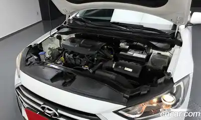 Hyundai Avante 2018 1.6 автомат (гидро), миниатюра 6