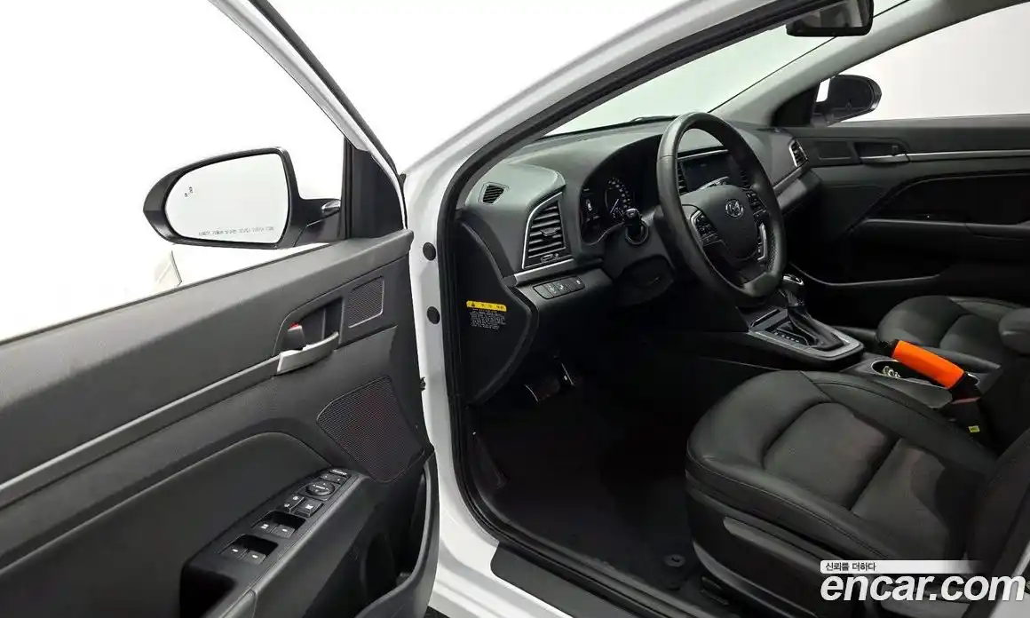 Hyundai Avante 2018 1.6 автомат (гидро), фото 10
