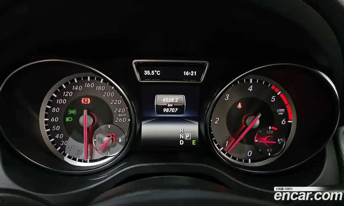 Mercedes-Benz CLA-Class 2015 2.1 гидро, фото 8 Mercedes-Benz CLA-Class 2015 2.1 гидро, фото 8