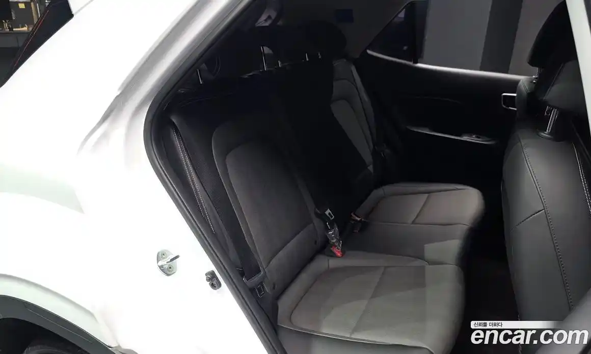 Hyundai Venue 2020 1.6 автомат (гидро), фото 12