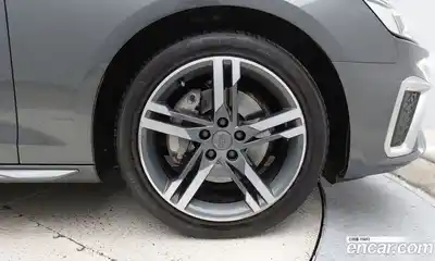 Audi A4 2020 2.0 автомат (гидро), миниатюра 5