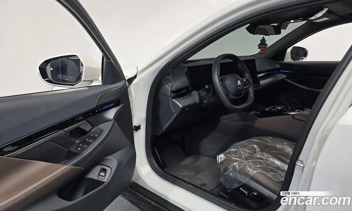 BMW 5 серия 2023 2.0 автомат (гидро), фото 13