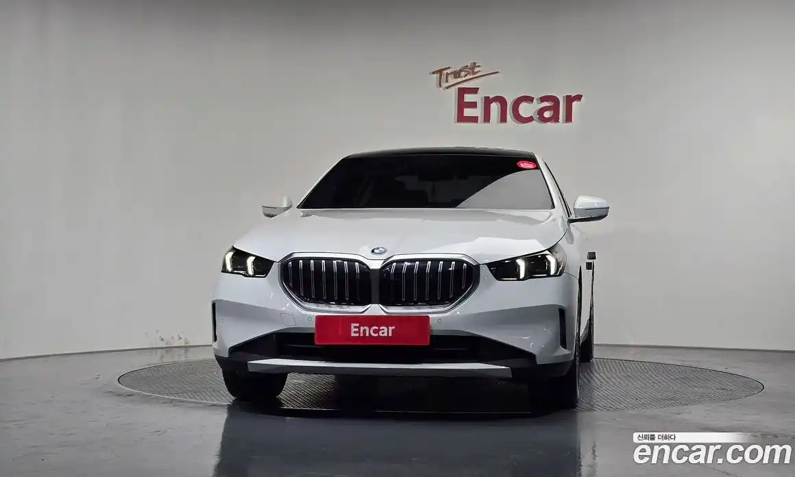 BMW 5 серия 2023 2.0 автомат (гидро), фото 3