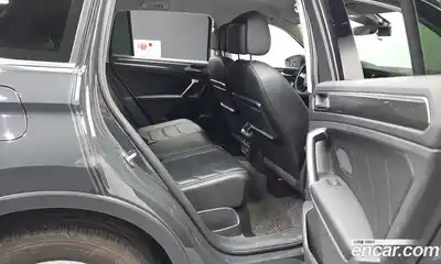Volkswagen Tiguan 2018 2.0 автомат (гидро), миниатюра 12