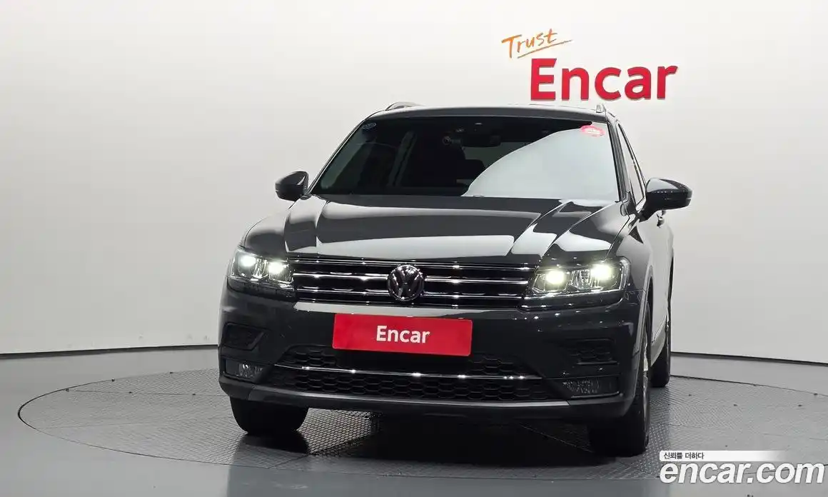 Volkswagen Tiguan 2018 2.0 автомат (гидро), фото 3