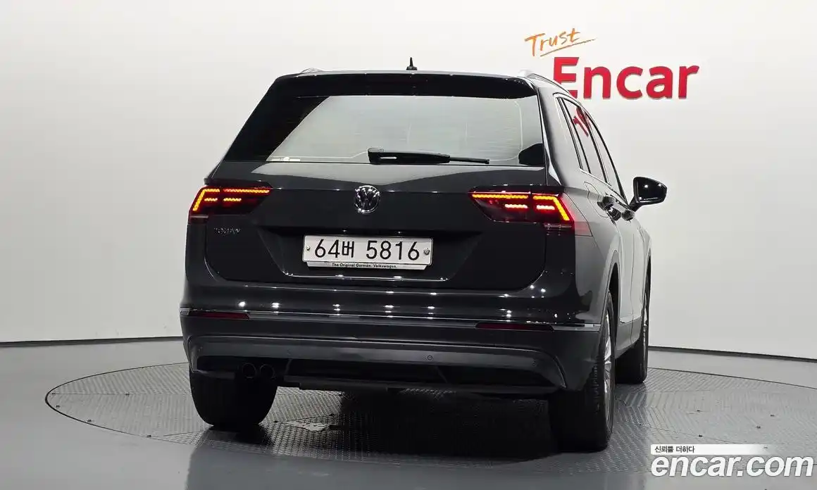 Volkswagen Tiguan 2018 2.0 автомат (гидро), фото 4