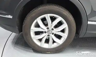 Volkswagen Tiguan 2018 2.0 автомат (гидро), миниатюра 5