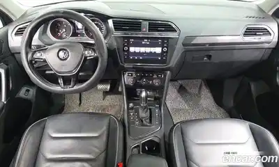 Volkswagen Tiguan 2018 2.0 автомат (гидро), миниатюра 7