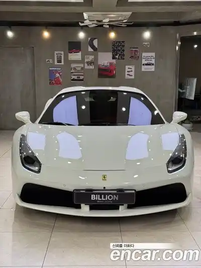 Ferrari 488, 2017, 33 700 км