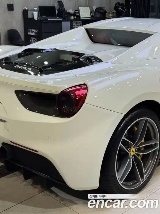 Ferrari 488 2017 3.9 автомат (гидро), фото 8