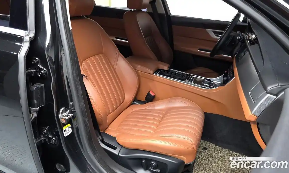 Jaguar XF 2016 2.0 гидро, фото 9