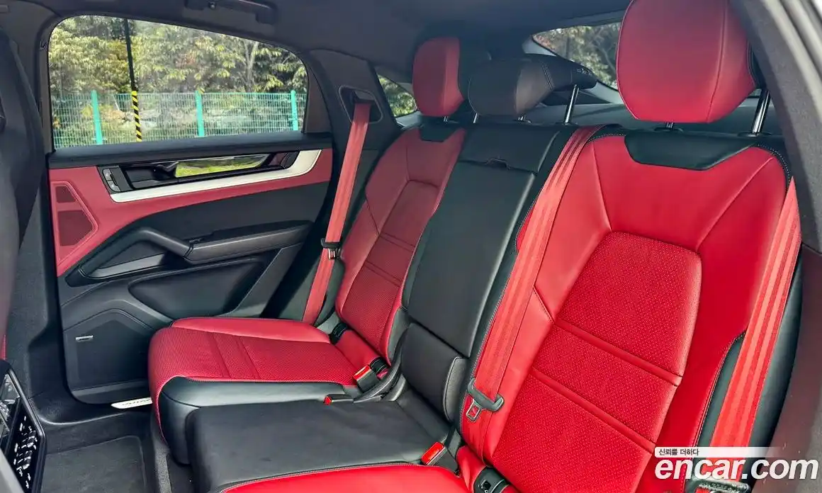 Porsche Cayenne 2024 3.0 автомат (гидро), фото 14