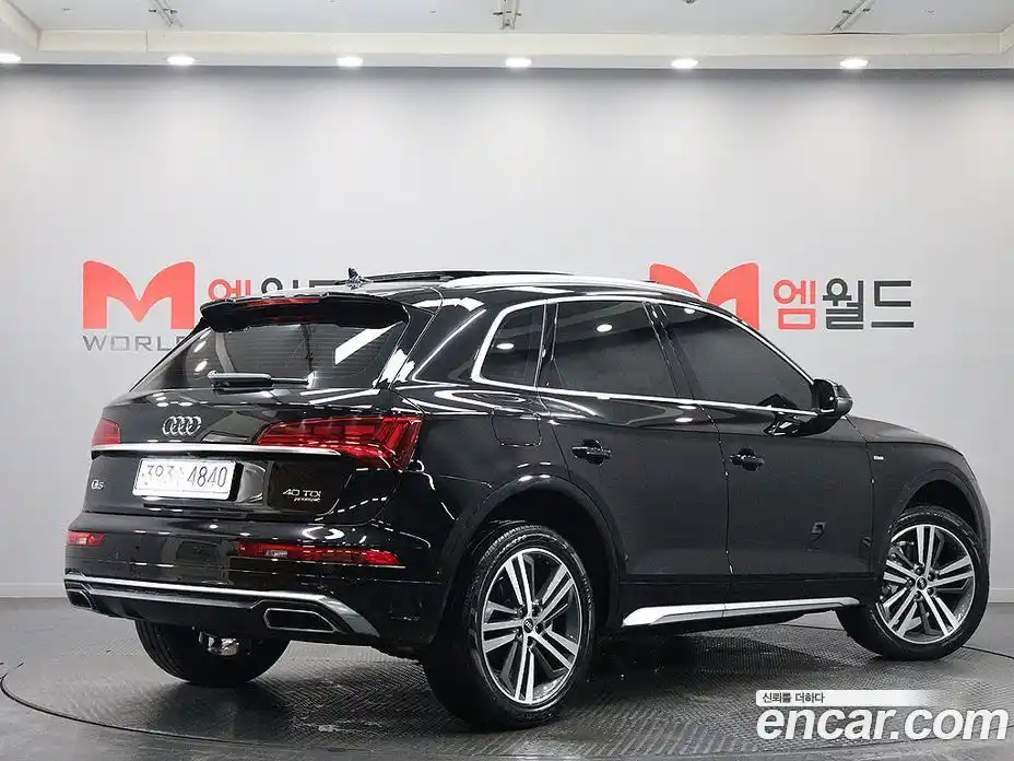 Audi Q5 2023 2.0 автомат (гидро), фото 3