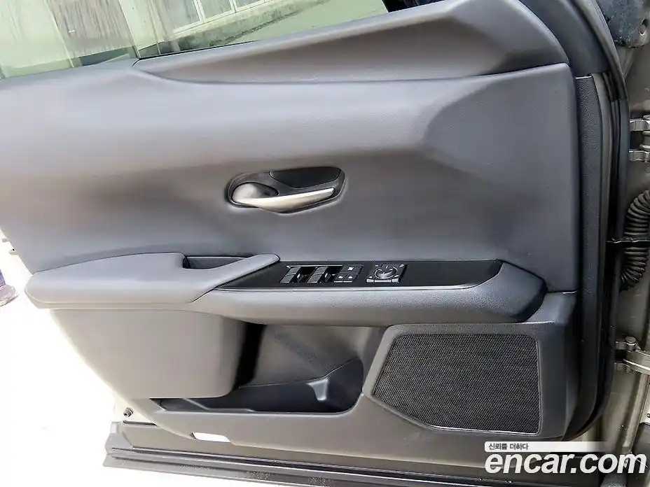 Lexus UX 2020 2.0 гидро, фото 11