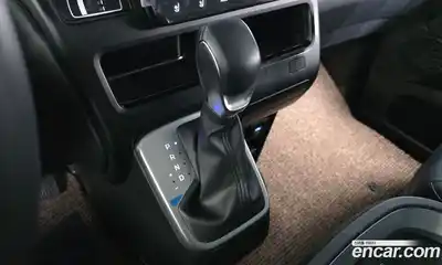 Hyundai Staria 2024 2.2 автомат (гидро), миниатюра 12