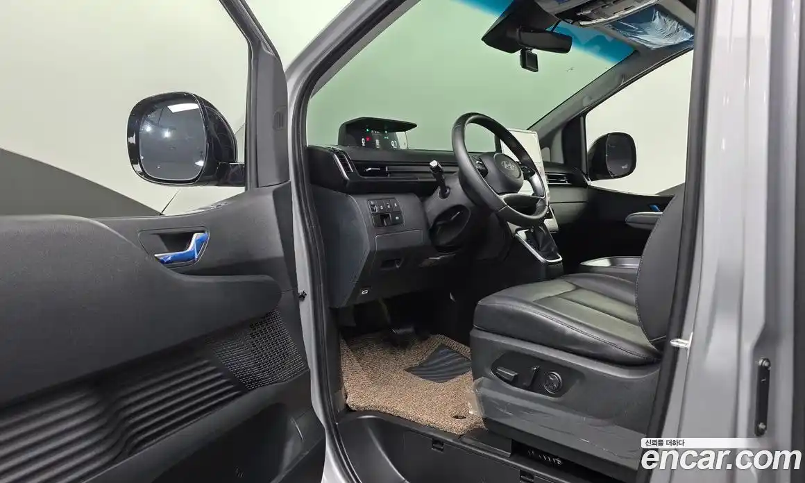 Hyundai Staria 2024 2.2 автомат (гидро), фото 13