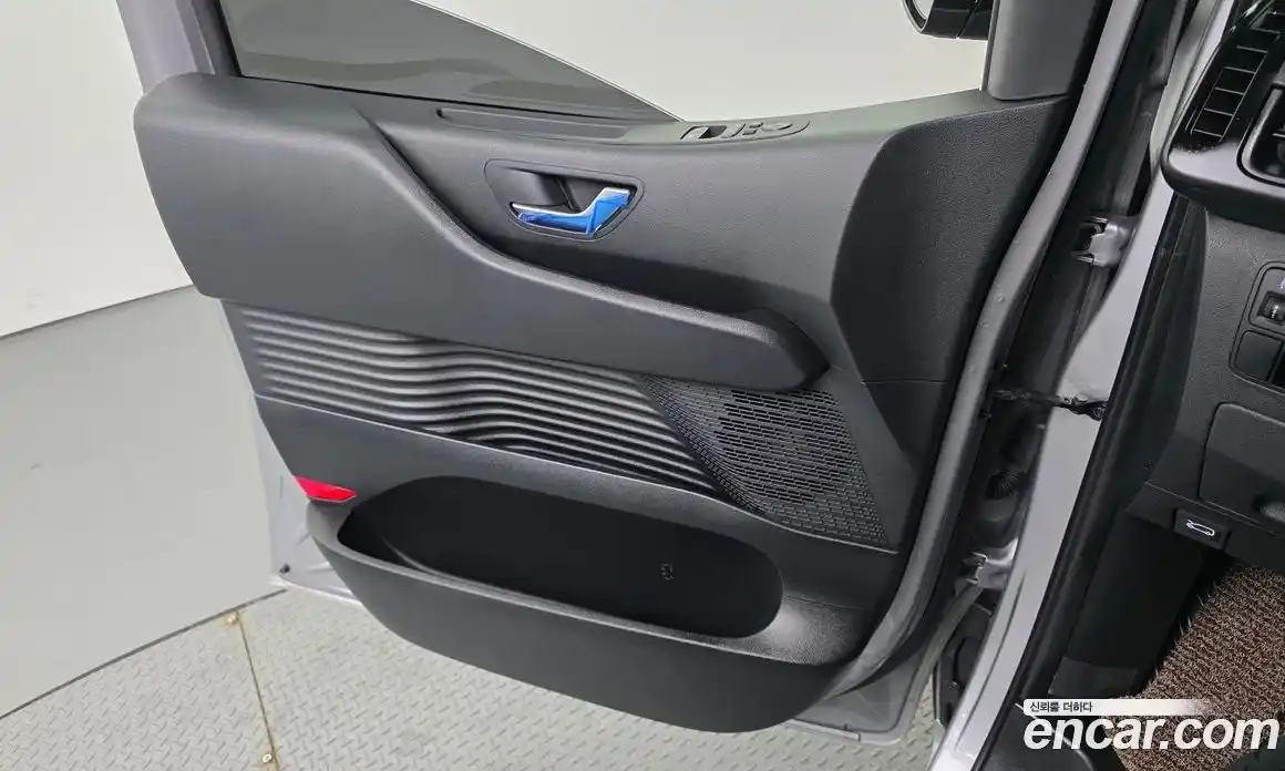 Hyundai Staria 2024 2.2 автомат (гидро), фото 14