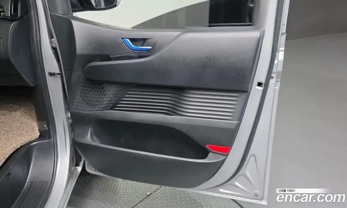 Hyundai Staria 2024 2.2 автомат (гидро), фото 15
