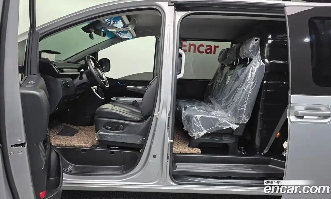 Hyundai Staria 2024 2.2 автомат (гидро), фото 28