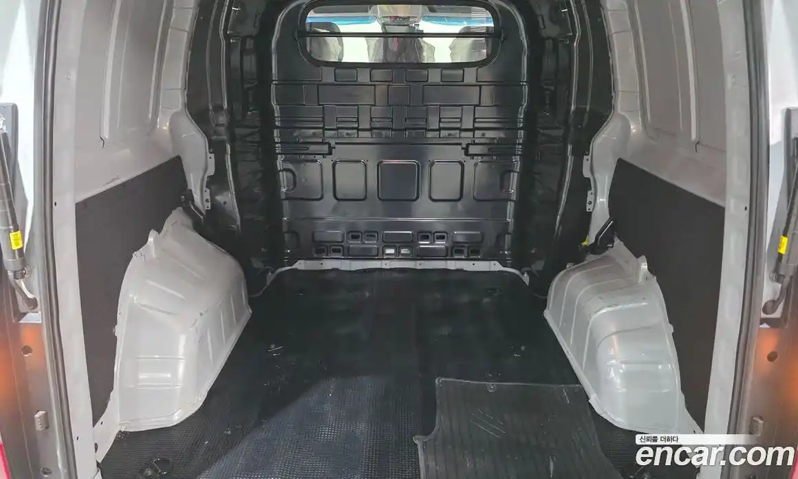 Hyundai Staria 2024 2.2 автомат (гидро), фото 32