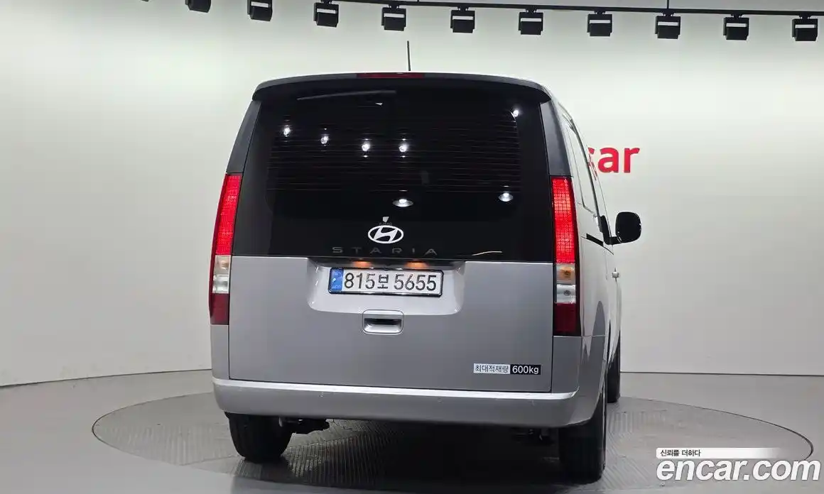 Hyundai Staria 2024 2.2 автомат (гидро), фото 4