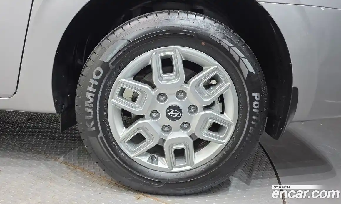 Hyundai Staria 2024 2.2 автомат (гидро), фото 7