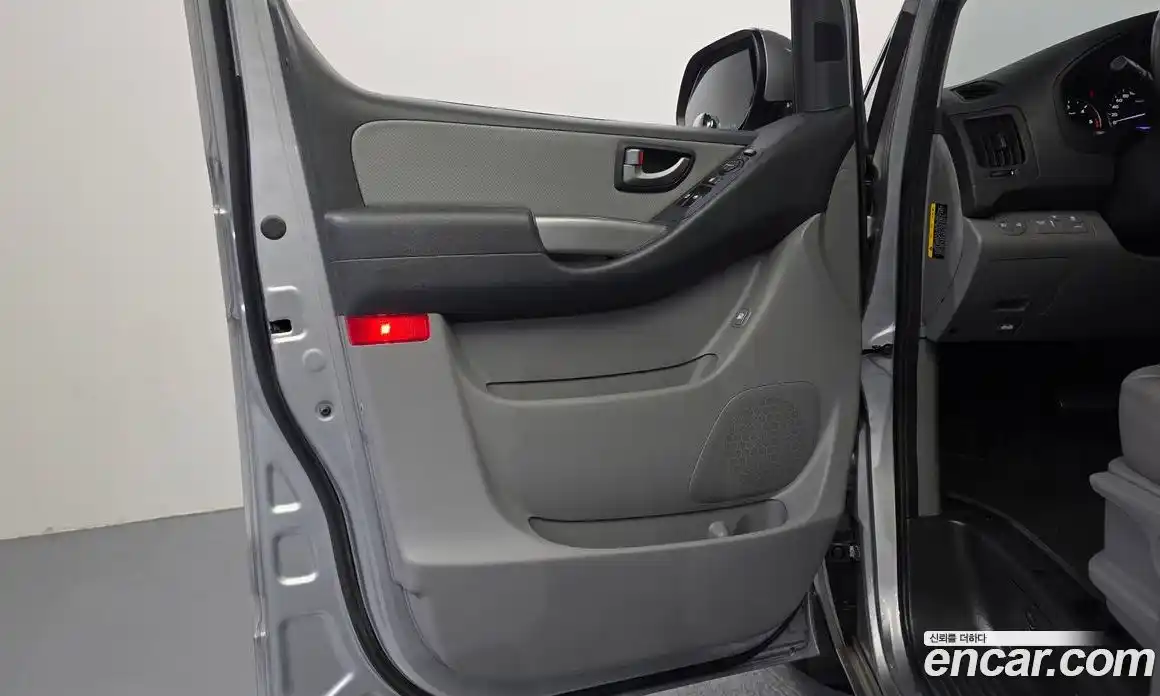 Hyundai Starex 2018 2.5 автомат (гидро), фото 14