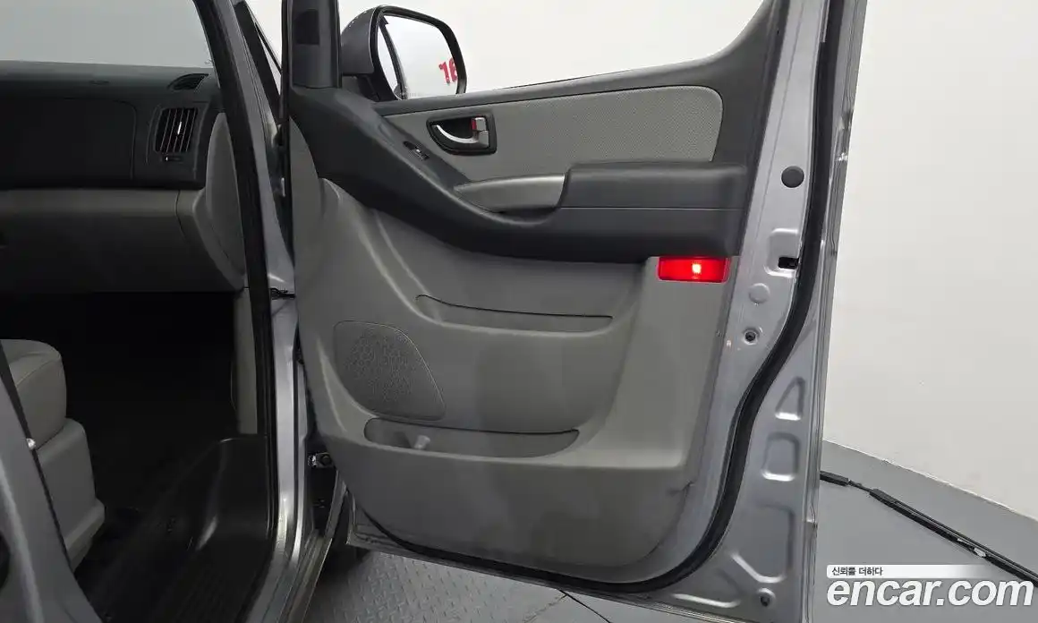 Hyundai Starex 2018 2.5 автомат (гидро), фото 15