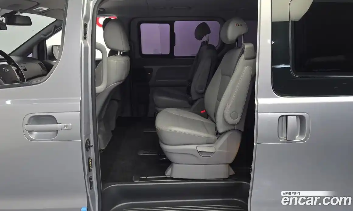 Hyundai Starex 2018 2.5 автомат (гидро), фото 16