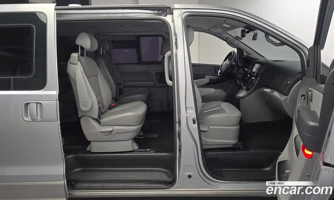 Hyundai Starex 2018 2.5 автомат (гидро), фото 17
