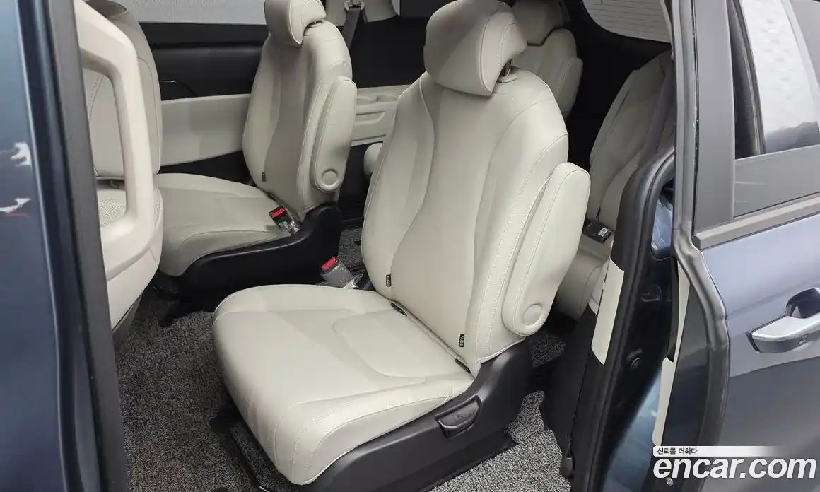 Kia Carnival 2021 2.2 автомат (гидро), фото 17