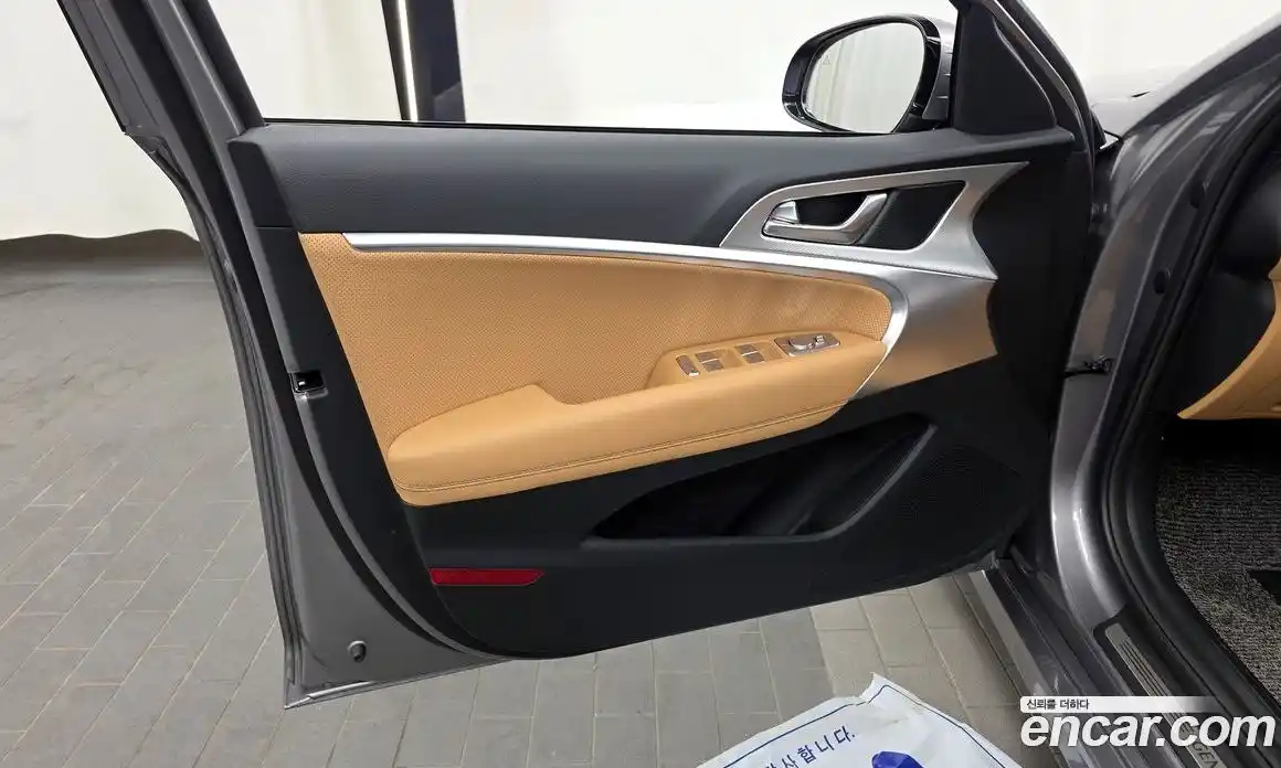 Genesis G70 2025 2.5 автомат (гидро), фото 14