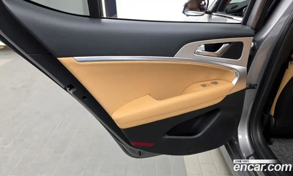 Genesis G70 2025 2.5 автомат (гидро), фото 15
