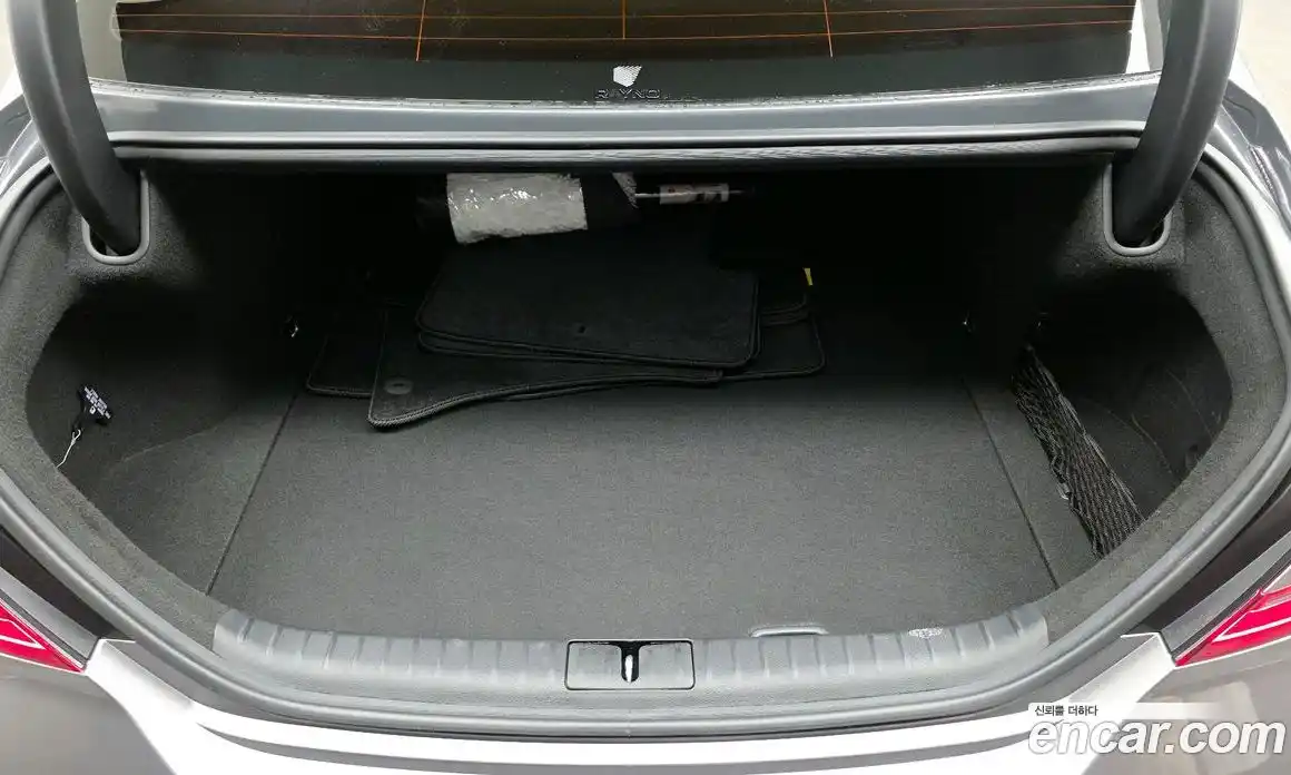 Genesis G70 2025 2.5 автомат (гидро), фото 26