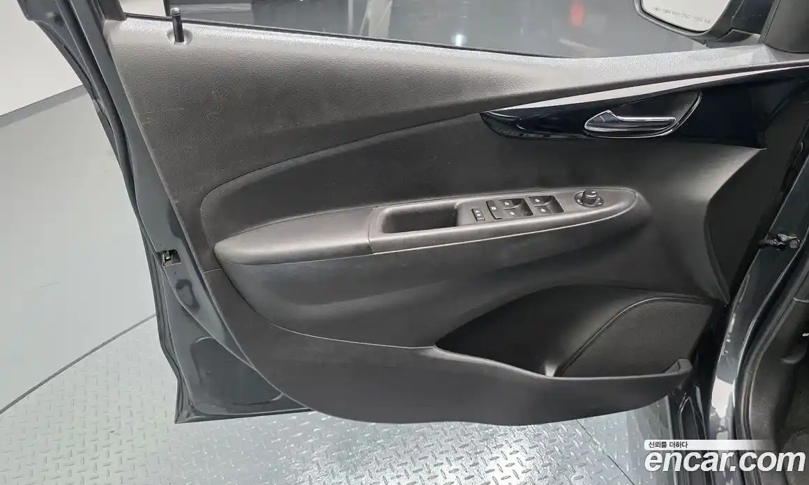 Chevrolet Spark 2019 1.0 автомат (гидро), фото 13