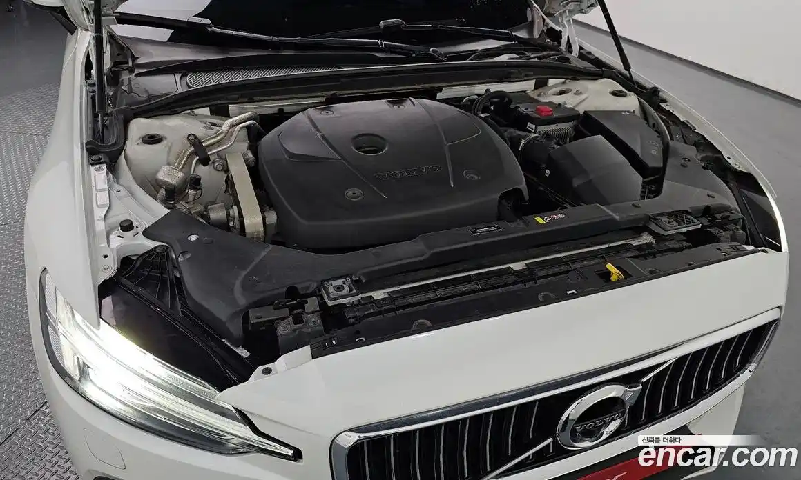 Volvo S60 2020 2.0 автомат (гидро), фото 6
