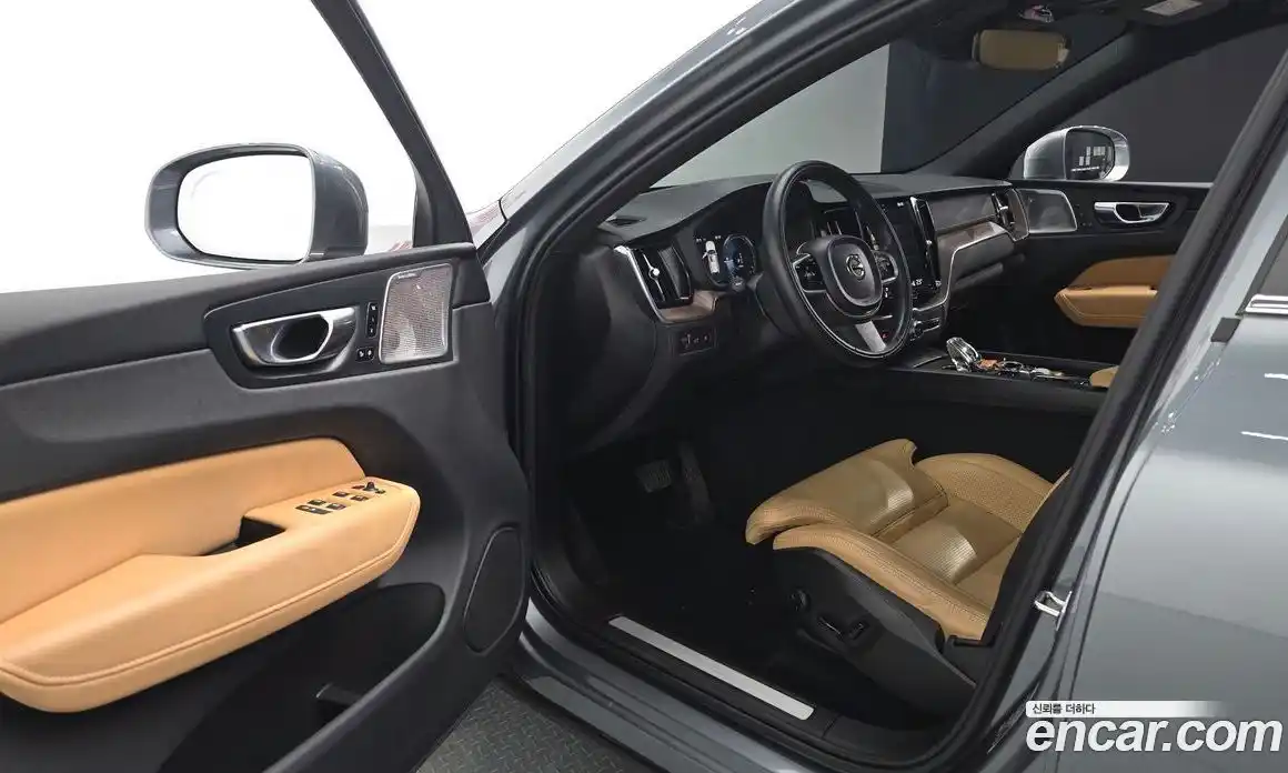Volvo XC60 2021 2.0 автомат (гидро), фото 13